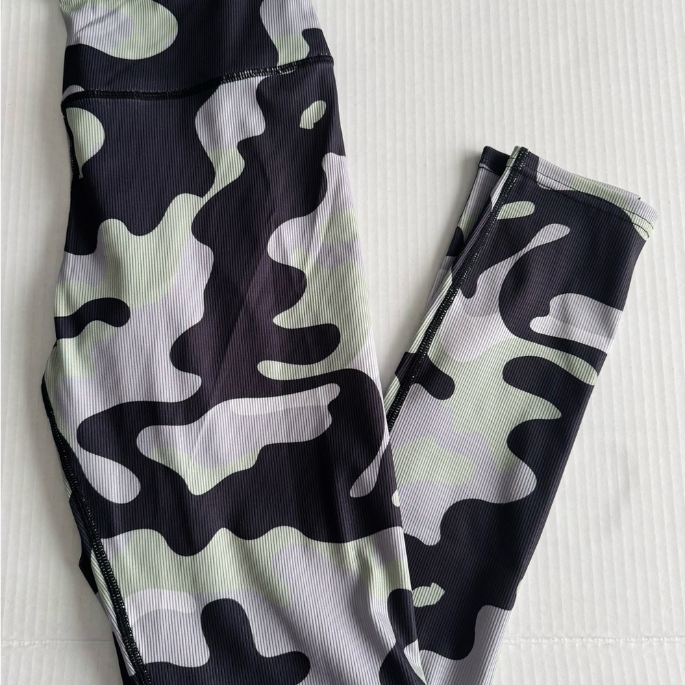 Women’s  Camouflage Leggings